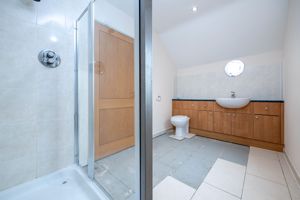 En Suite- click for photo gallery